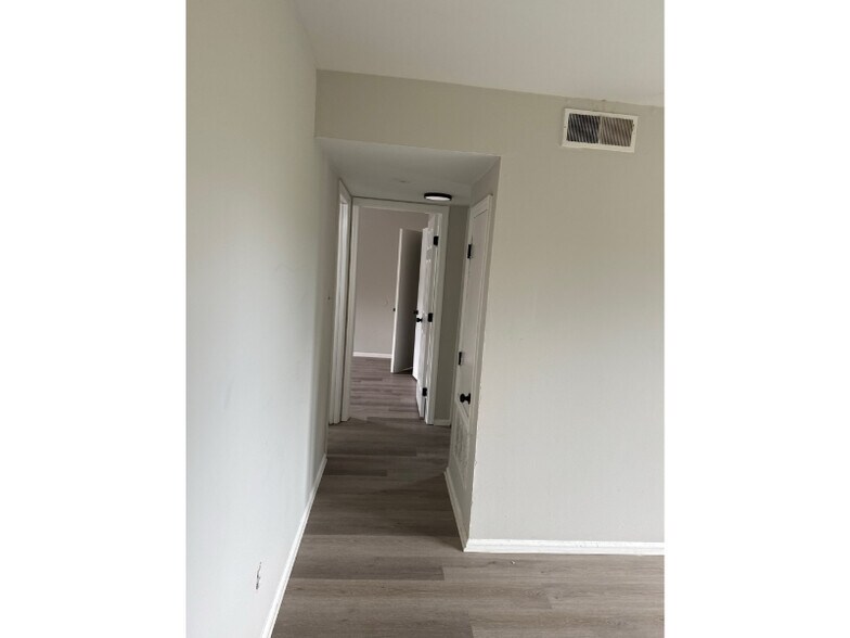 More Photos Of 2607 Cedarhurst Dr, Charlotte Apartments For Sale