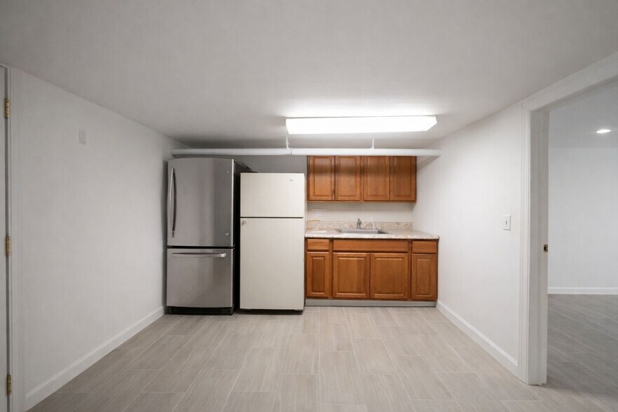 More Photos Of 7037 72nd Pl, Glendale Apartments For Sale