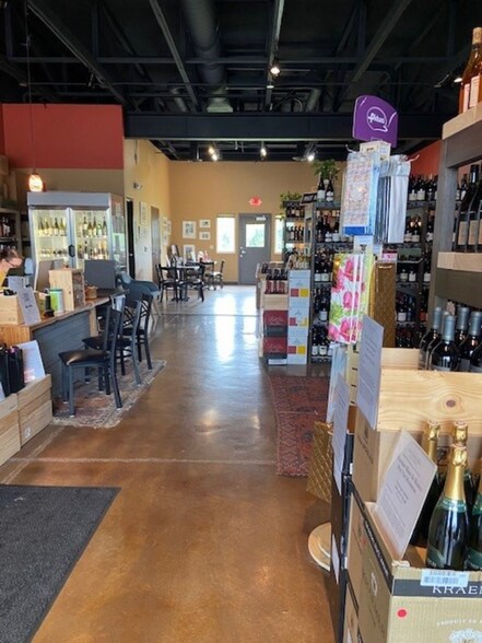 More Photos Of 2665 Monroe Rd, De Pere Storefront Retail Residential For Lease