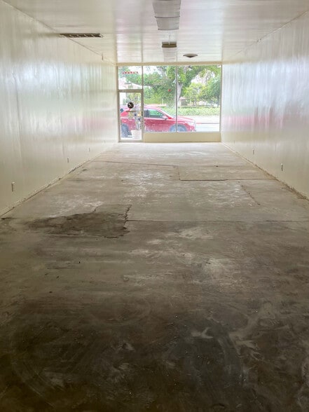 More Photos Of 143 S Citrus Ave, Covina Storefront For Lease
