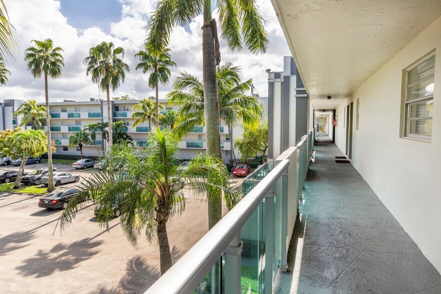 More Photos Of 8445 Springtree Dr, Sunrise Apartments For Sale