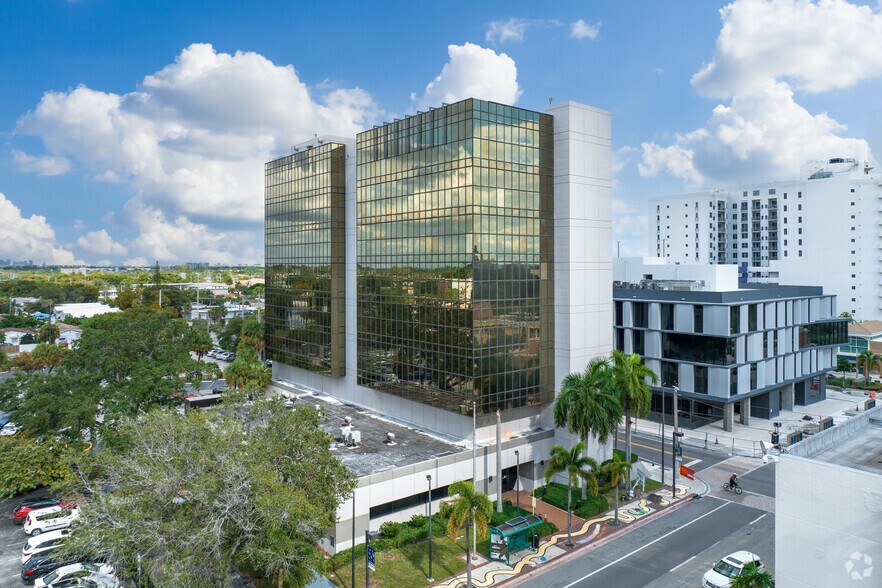 More Photos Of 1909 Tyler St, Hollywood Office For Lease