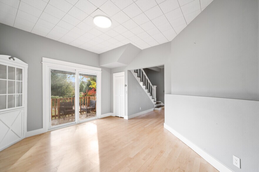 More Photos Of 12533 SE Sunnyside Rd, Happy Valley Flex For Sale