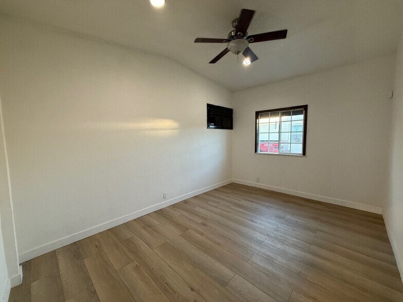 More Photos Of 1000 E South St, Anaheim Manufacturing For Lease