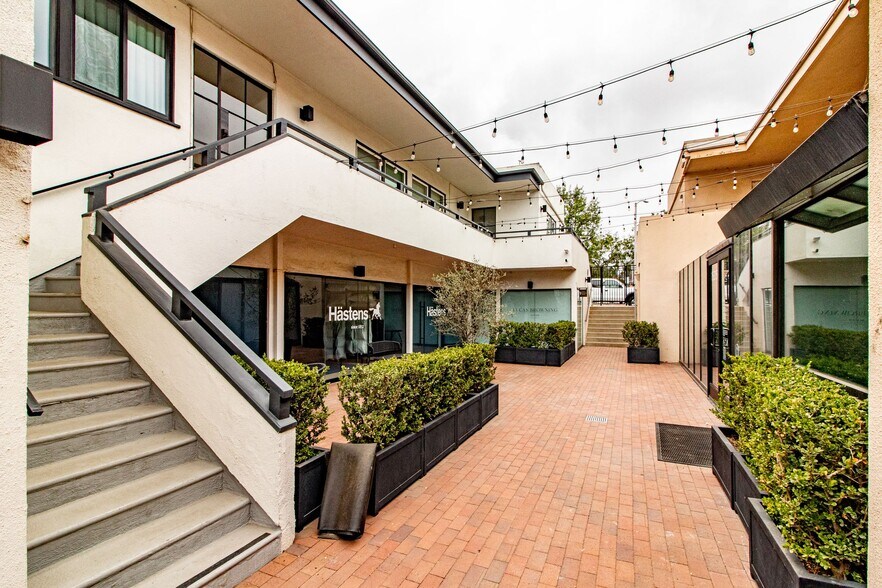 More Photos Of 15219-15221 W Sunset Blvd, Pacific Palisades Storefront Retail Office For Lease