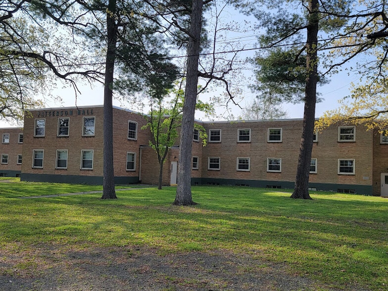 More Photos Of 400 Riverside Dr, Johnson City Specialty For Lease