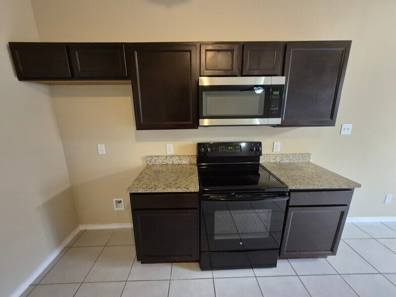 More Photos Of 8710 Vista de Nubes, Converse Apartments For Sale
