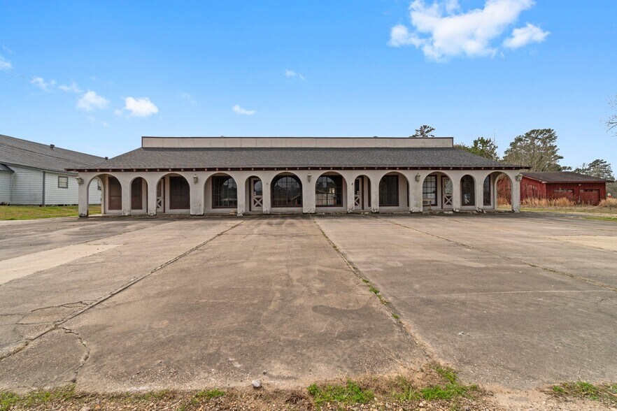 More Photos Of 6738 US Highway 190 E, Livingston Convenience Store For Sale