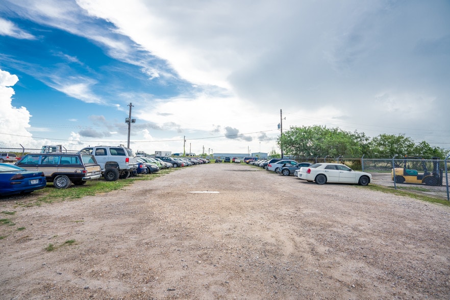 More Photos Of 6342 Harwick Dr, Corpus Christi Service For Lease