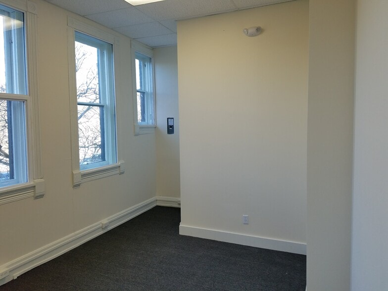 More Photos Of 29 E Market St, Corning Office Residential For Lease