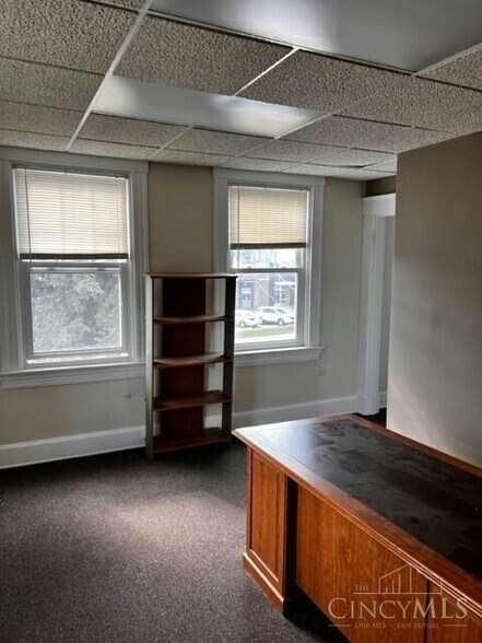 More Photos Of 1590 W Galbraith Rd, Cincinnati Office For Sale