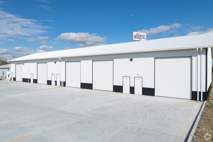 More Photos Of 2110 SE 44th Court, Grimes Industrial For Lease