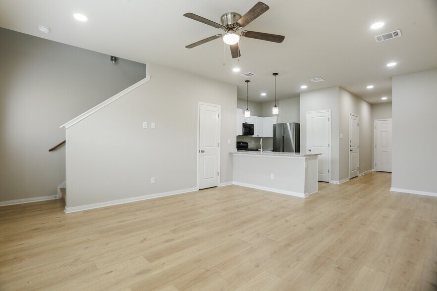 More Photos Of 7210 John Palmer Dr, San Antonio Apartments For Sale