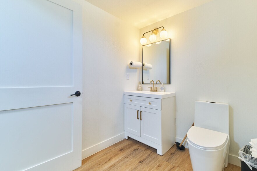 More Photos Of 586 Bonanza Trail, Big Bear Lake Office Residential For Sale