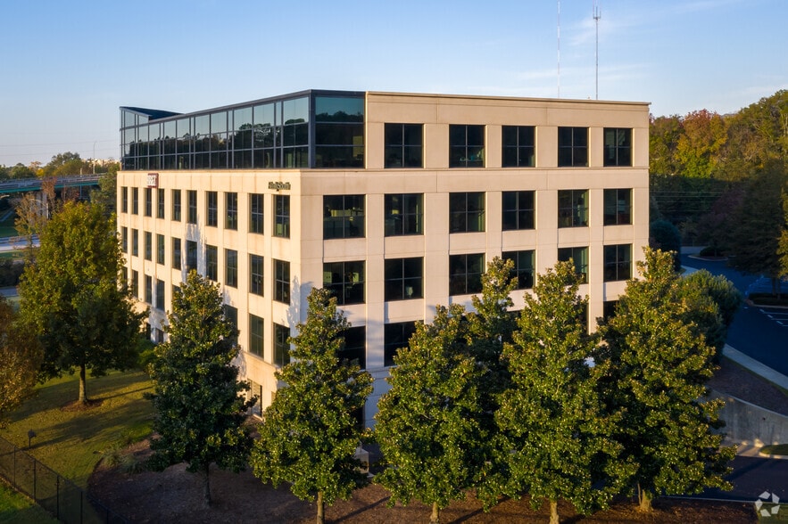 More Photos Of 2501 20th Pl S, Birmingham Office For Lease