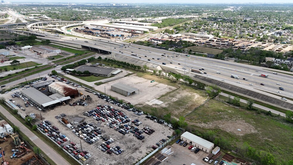 More Photos Of 2990 Holmes Rd, Houston Warehouse For Sale