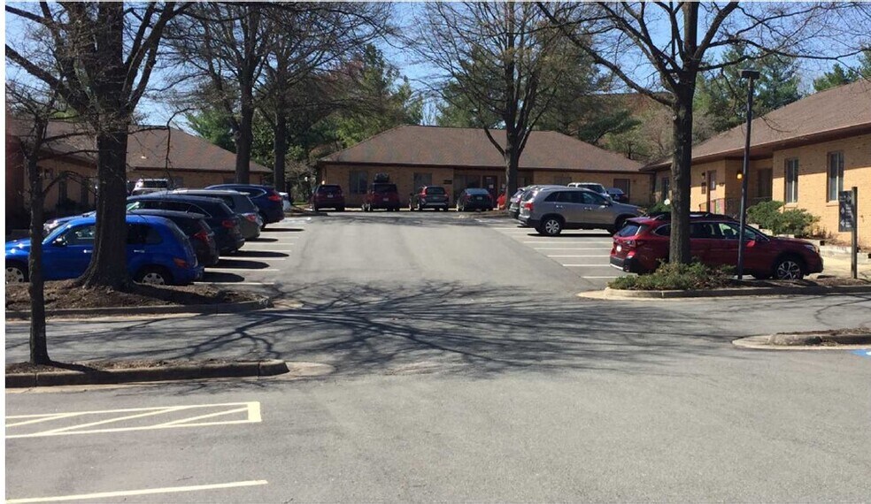 More Photos Of 10640 Crestwood Dr, Manassas Office For Lease
