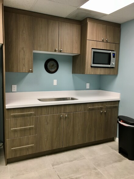 More Photos Of 837 S 500 W, Bountiful Office For Lease