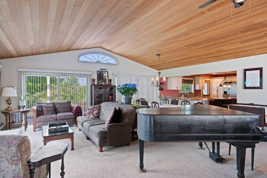 More Photos Of 10343 E Hilltop Rd, Suttons Bay Winery Vineyard For Sale