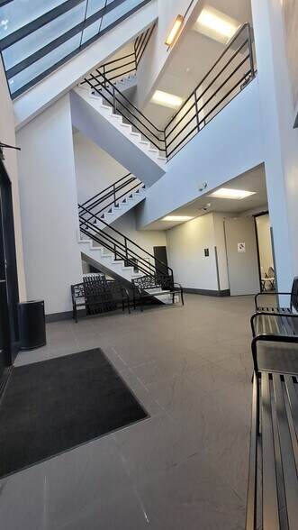 More Photos Of 17742-17750 Sherman Way, Reseda Medical For Lease