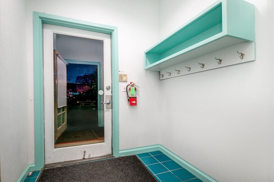 More Photos Of 104 Margaret Ln, Grass Valley Medical For Sale