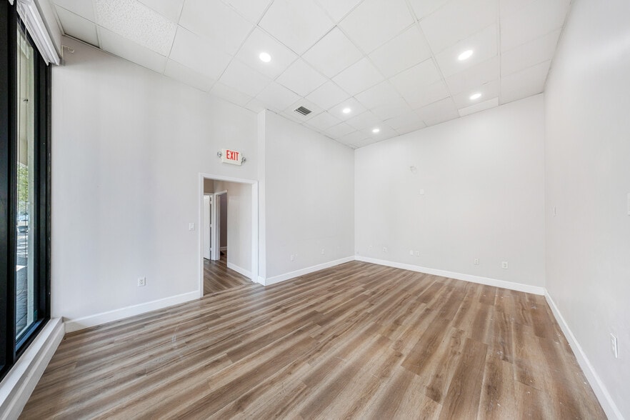 More Photos Of 17225 S Dixie Hwy, Palmetto Bay Storefront Retail Office For Lease