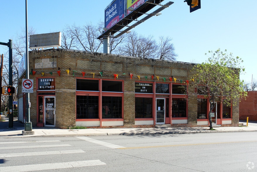 Primary Photo Of 1826 N New Braunfels Ave, San Antonio General Retail For Lease
