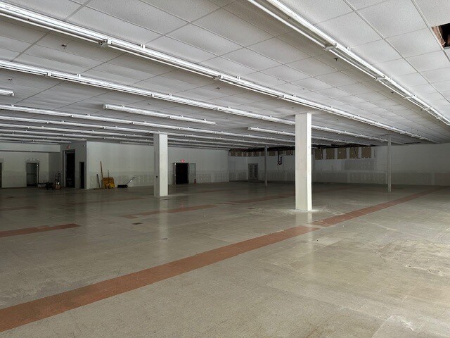 More Photos Of 165-177 Bedford Plaza Rd, Bedford Unknown For Lease
