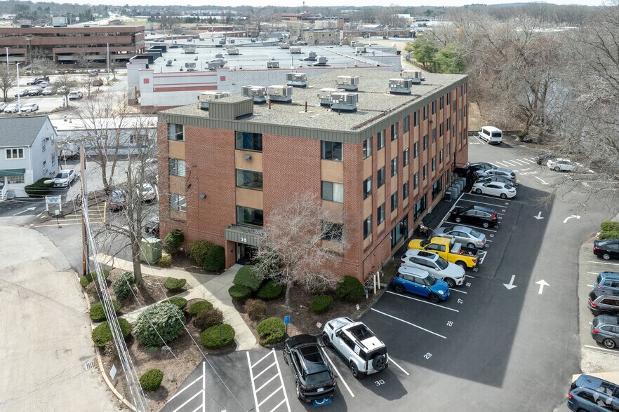 Primary Photo Of 35 Highland Cir, Needham Medical For Lease