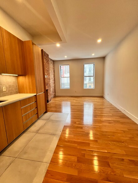 More Photos Of 98 Greenpoint Ave, Brooklyn Apartments For Sale