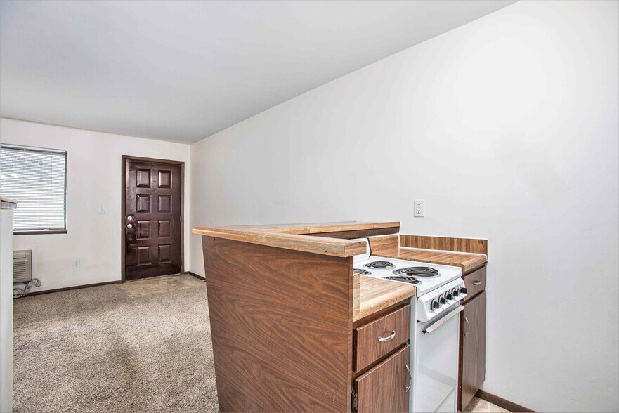 More Photos Of 3930-3950 N Cherry St, Kansas City Apartments For Sale
