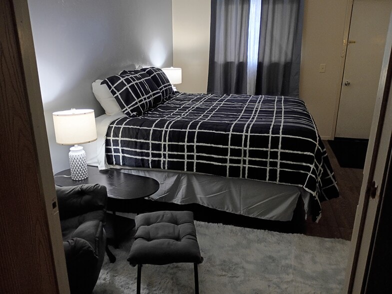 More Photos Of W1915 Flame Rd, Marinette Hotel For Sale