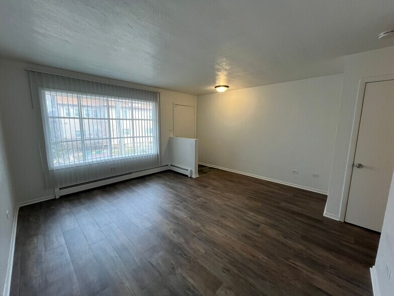 More Photos Of 101 Nicholson St, Joliet Apartments For Sale