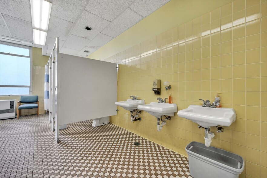 More Photos Of 15 Alliance St, New Philadelphia Rehabilitation Center For Sale