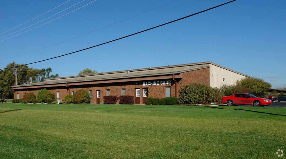 More Photos Of 20654 Burl Ct, Joliet Flex For Lease