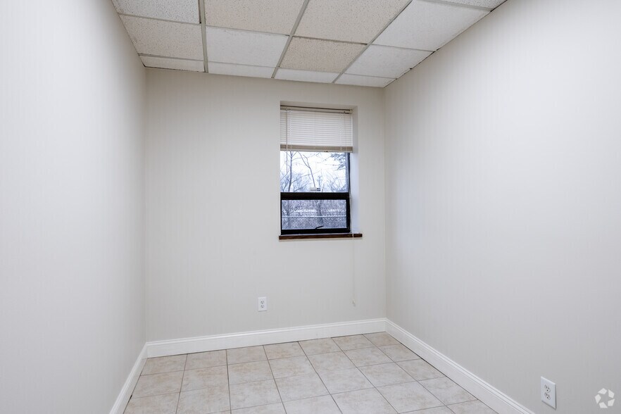 More Photos Of 40 Galesi Dr, Wayne Office For Lease
