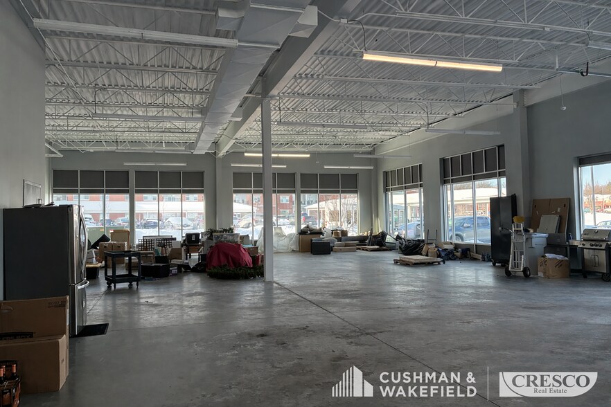 More Photos Of 33095 Bainbridge Rd, Solon Flex For Lease