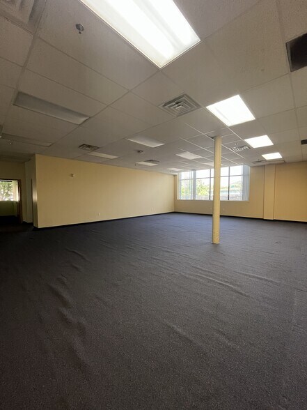 More Photos Of 25 Fox St, New Haven Warehouse For Lease