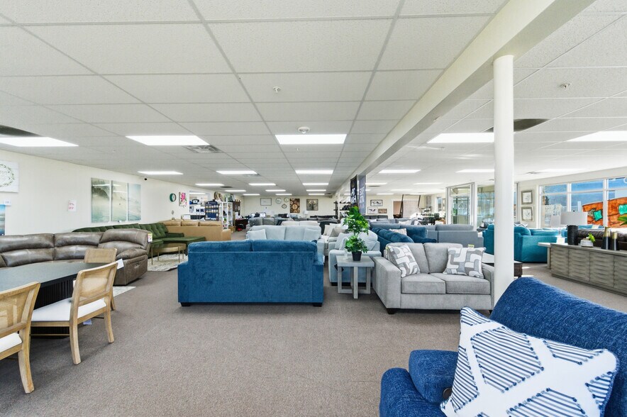 More Photos Of 190 N State St, Orem Freestanding For Lease