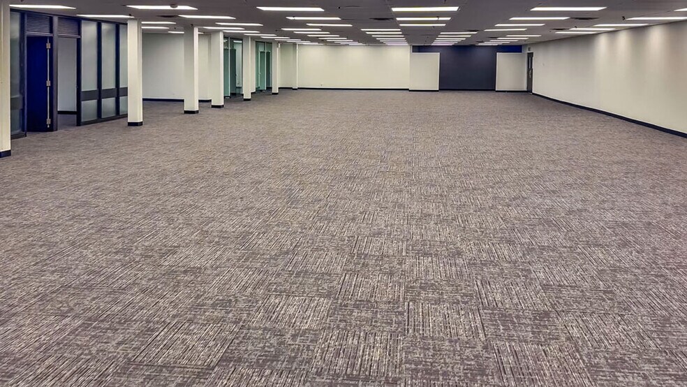 More Photos Of 110 Ronson Dr, Toronto Manufacturing For Lease