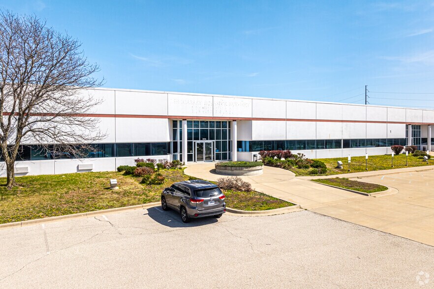 More Photos Of 11217-11227 Lakeview Ave, Lenexa Flex For Lease