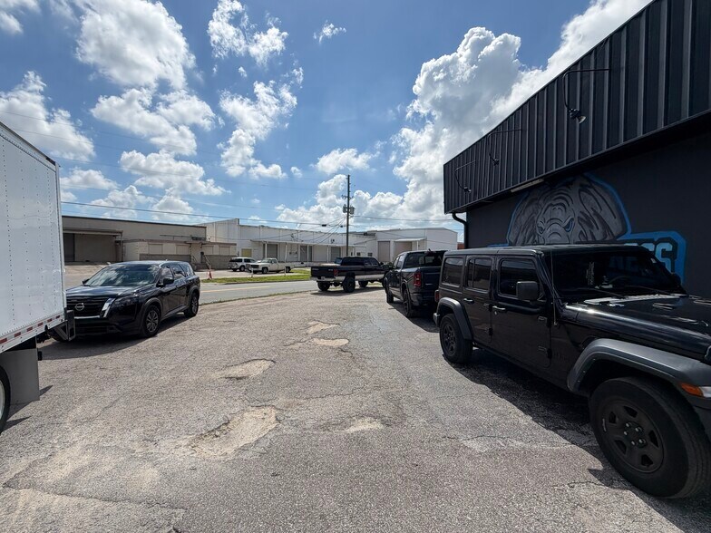 More Photos Of 5983 49th St N, Saint Petersburg Storefront Retail Office For Sale