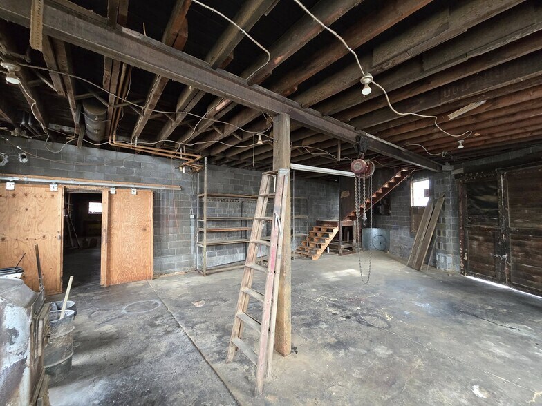 More Photos Of 547-549 E Mahoning St, Punxsutawney Storefront Retail Residential For Sale