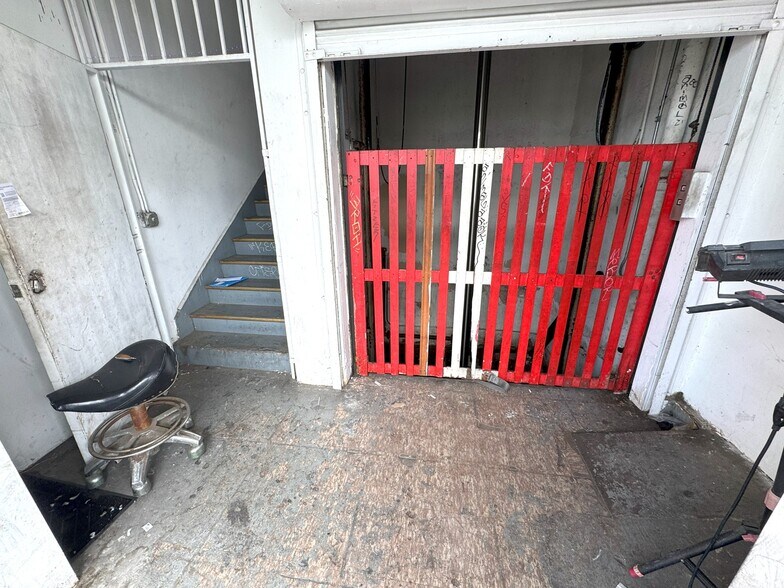 More Photos Of 600-602 E 12th St, Los Angeles Warehouse For Lease