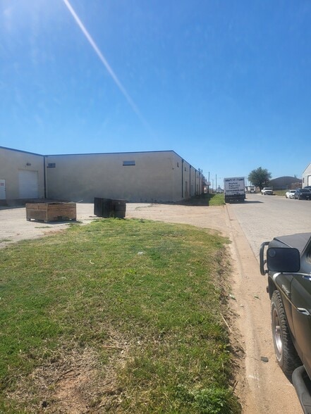 More Photos Of 509 China St, Abilene Industrial For Lease