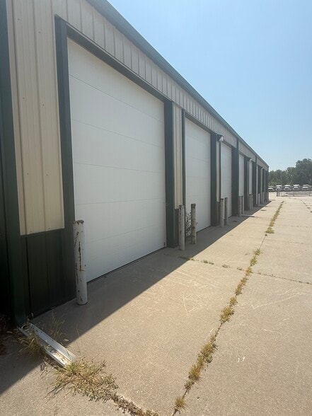 More Photos Of 109 W 34th Ave, Bellevue Self Storage For Sale
