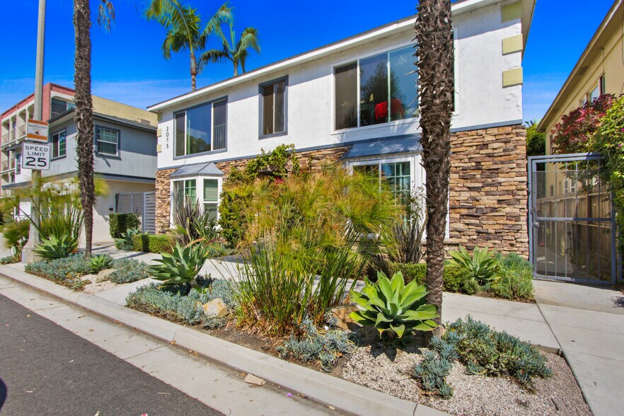 More Photos Of 2075 E Broadway, Long Beach Apartments For Sale