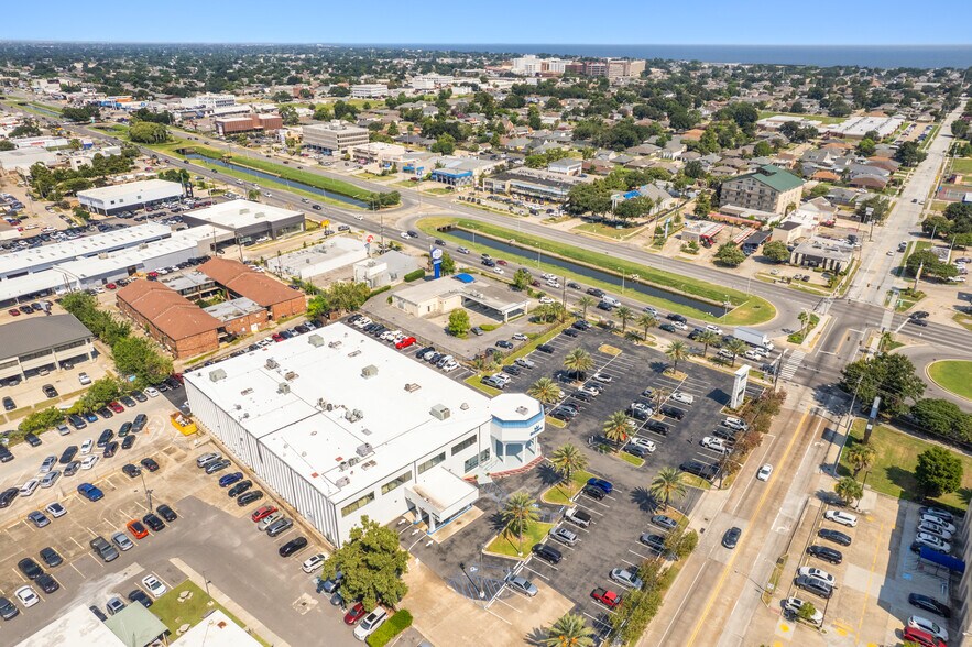 More Photos Of 3908 Veterans Memorial Blvd, Metairie General Retail For Sale
