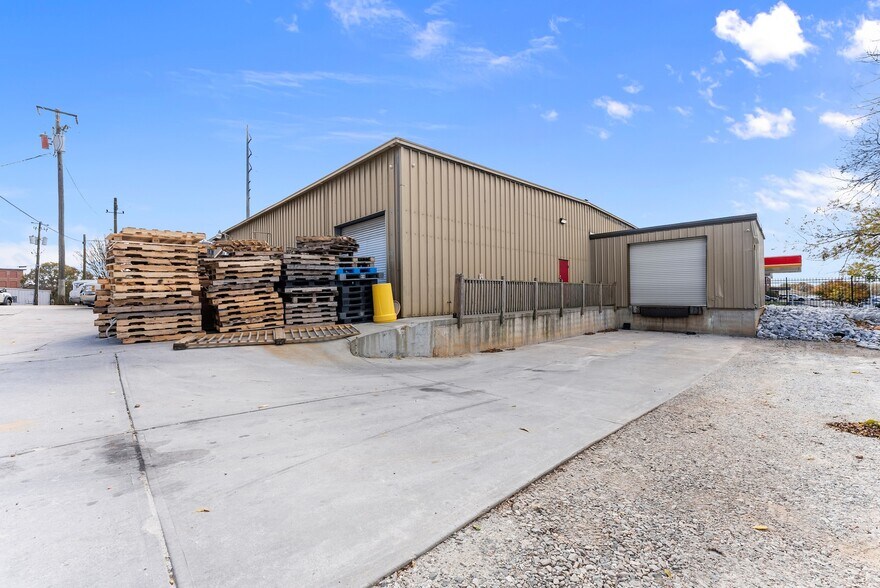 More Photos Of 636 Industrial Blvd, Gainesville Warehouse For Sale