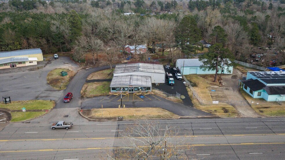 More Photos Of 2216 N Timberland Dr, Lufkin Industrial For Lease